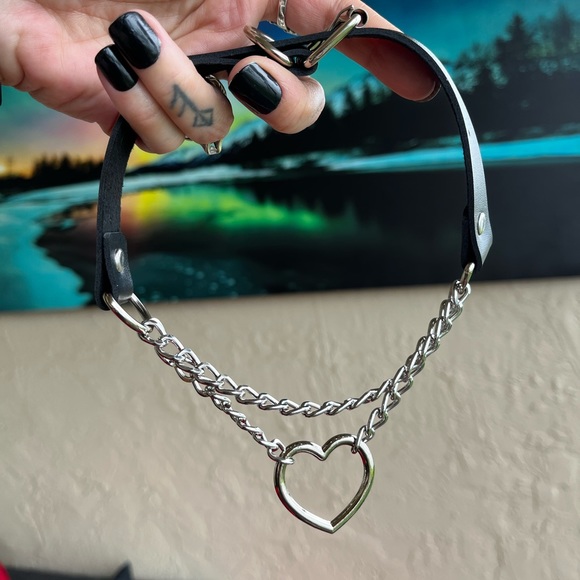 Heart choker necklace adjustable black leather buckle strap . - Picture 10 of 12